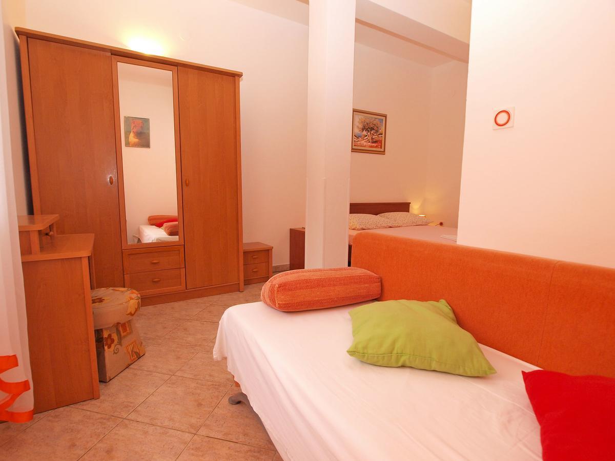 Apartments Slavka 1155 Pula Extérieur photo