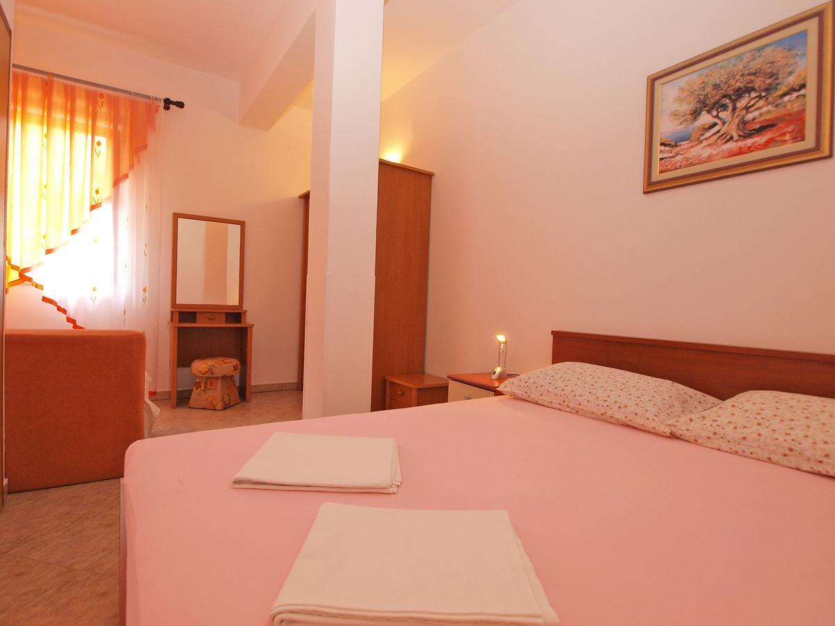 Apartments Slavka 1155 Pula Extérieur photo