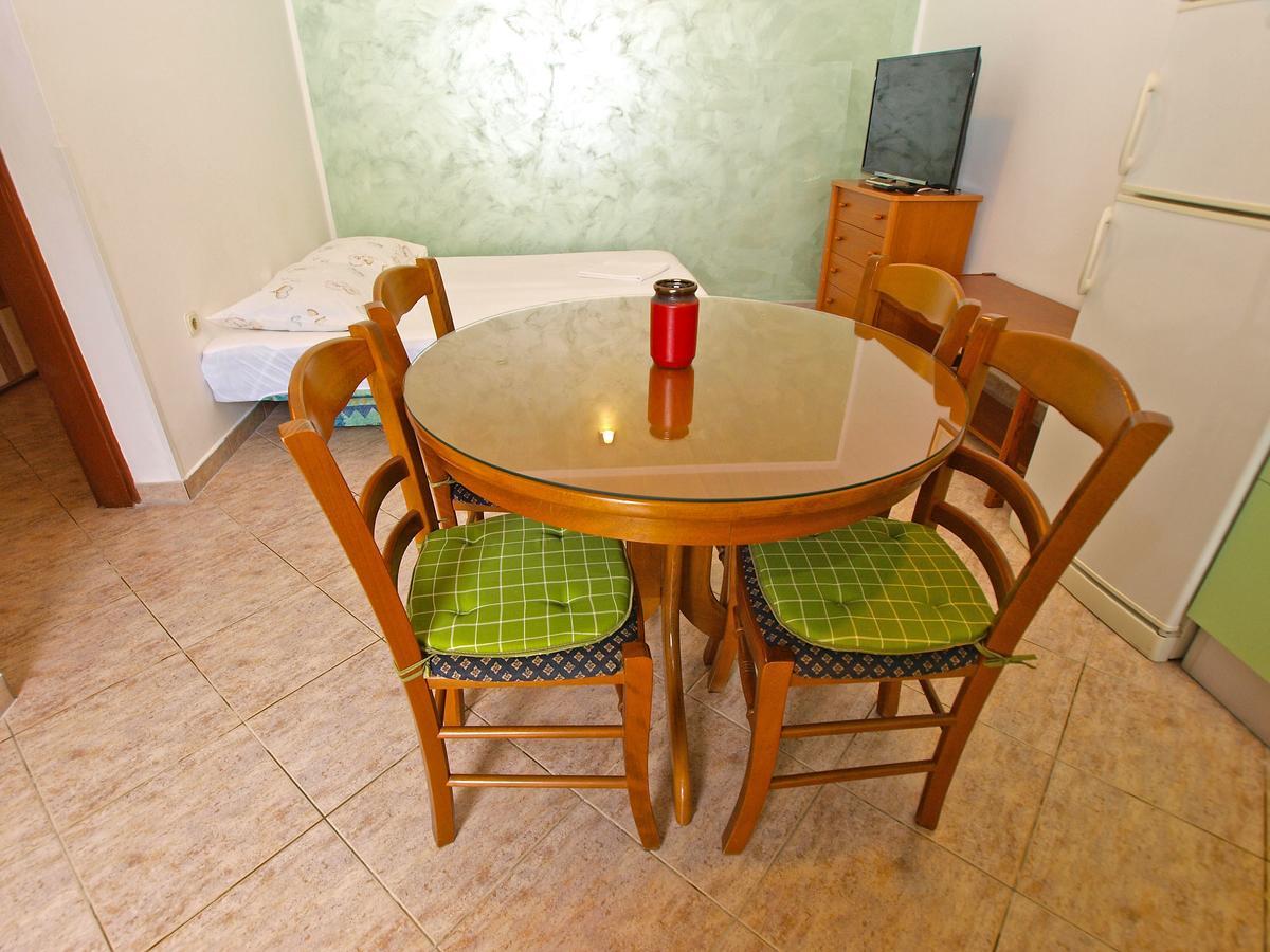 Apartments Slavka 1155 Pula Extérieur photo