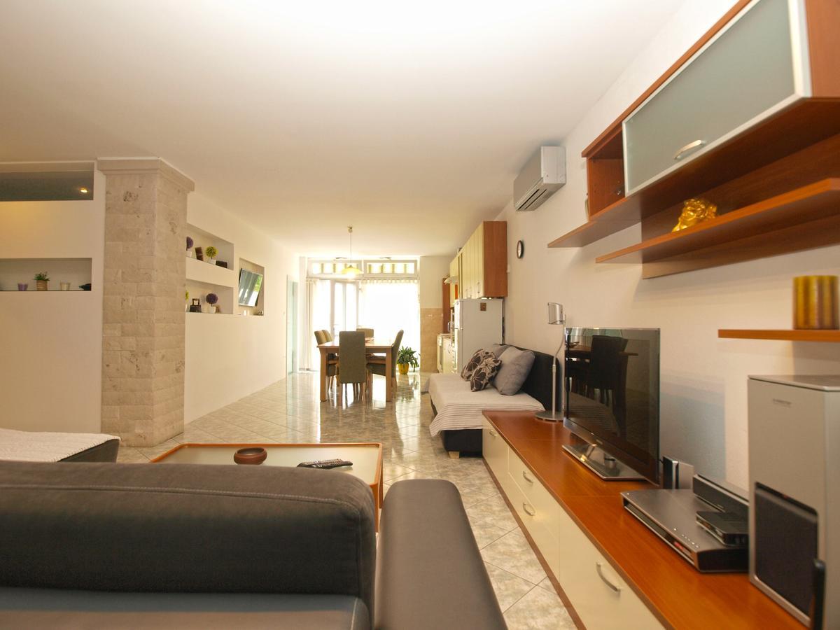 Apartments Slavka 1155 Pula Extérieur photo
