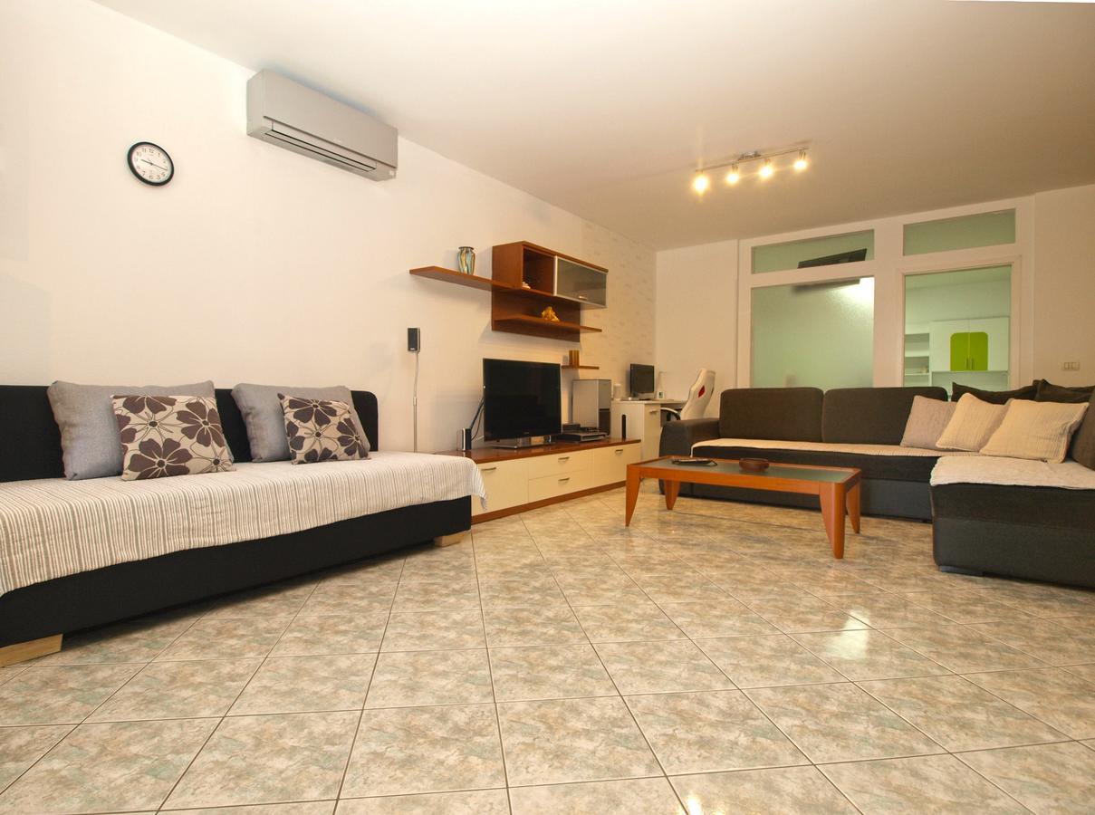 Apartments Slavka 1155 Pula Extérieur photo
