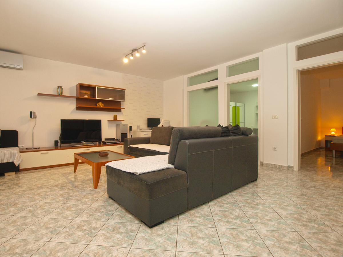 Apartments Slavka 1155 Pula Extérieur photo