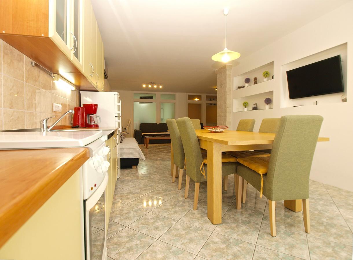 Apartments Slavka 1155 Pula Extérieur photo
