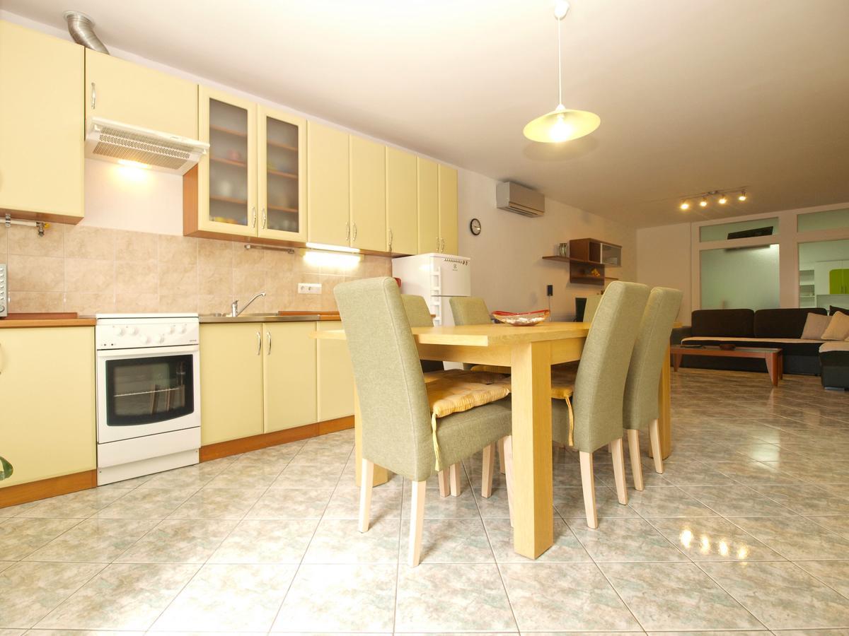Apartments Slavka 1155 Pula Extérieur photo